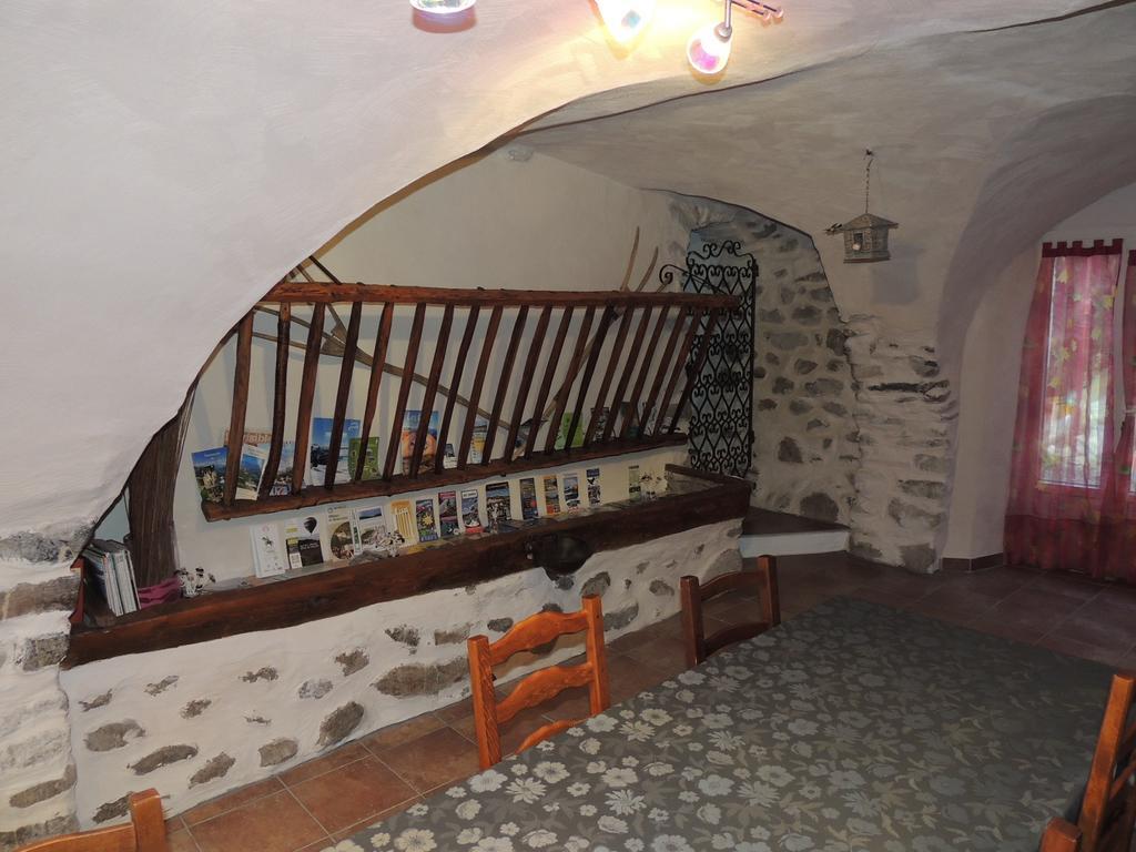 Chambres D'Hotes La Dorgisane Venterol  Εξωτερικό φωτογραφία